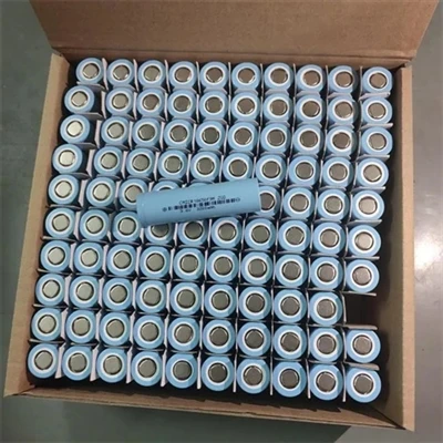 Uz Franciju nosūtām 6000 gab 18650 3,6 V 3200 mAh uzlādējamās litija jonu aku...